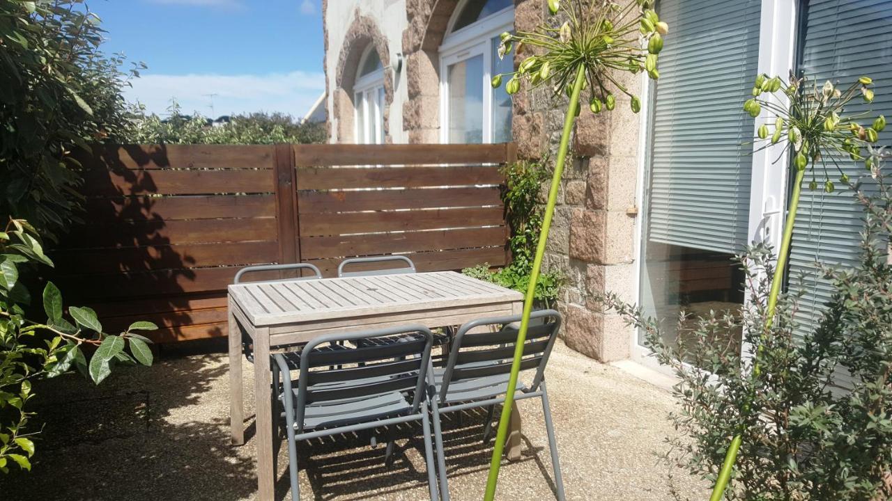 Appartement Spacieux A 200 M De La Plage - Hotel De L'Europe Perros-Guirec Bagian luar foto